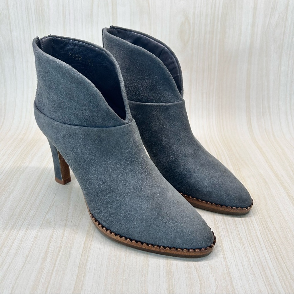 Jon Josef Suede Gray Bootie Ankle Cuff Leather Lined Size 5.5